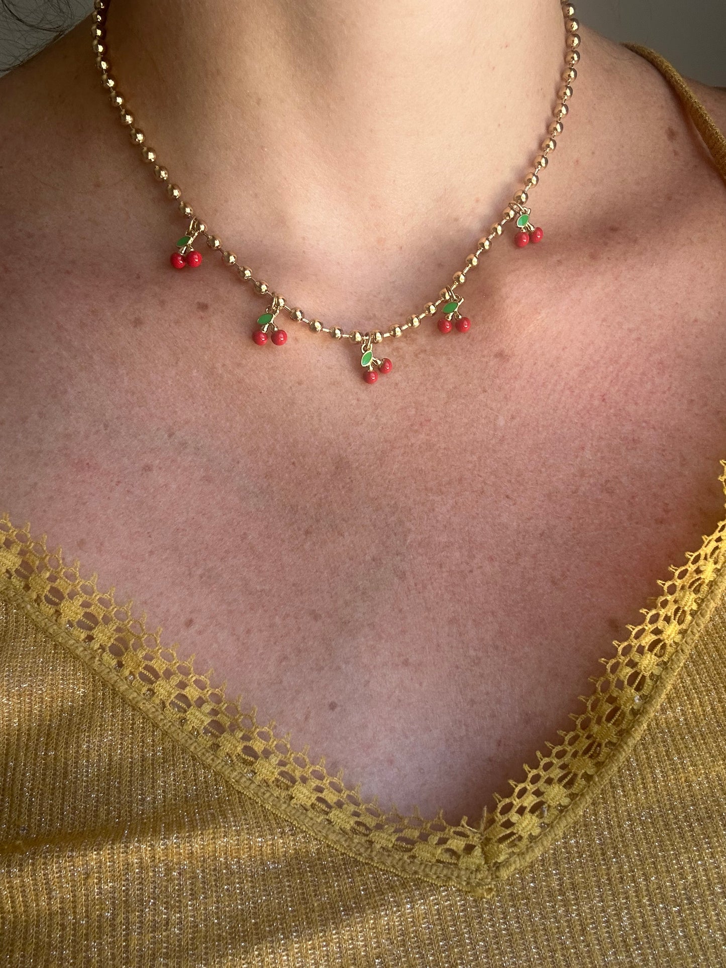 Collier Cherry