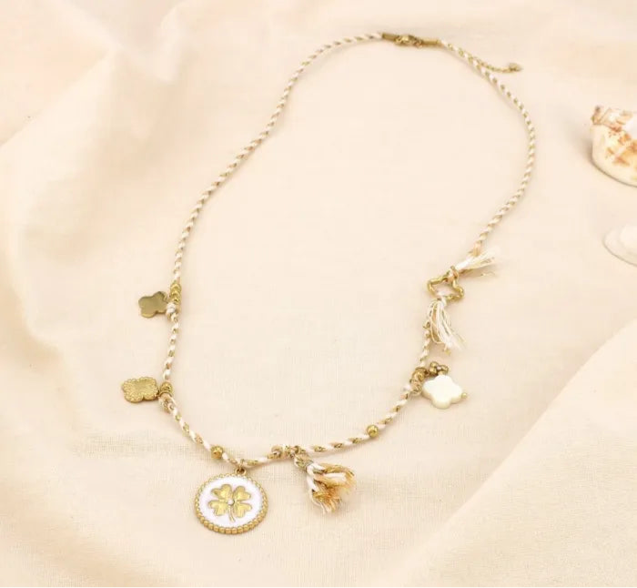 Collier Azely