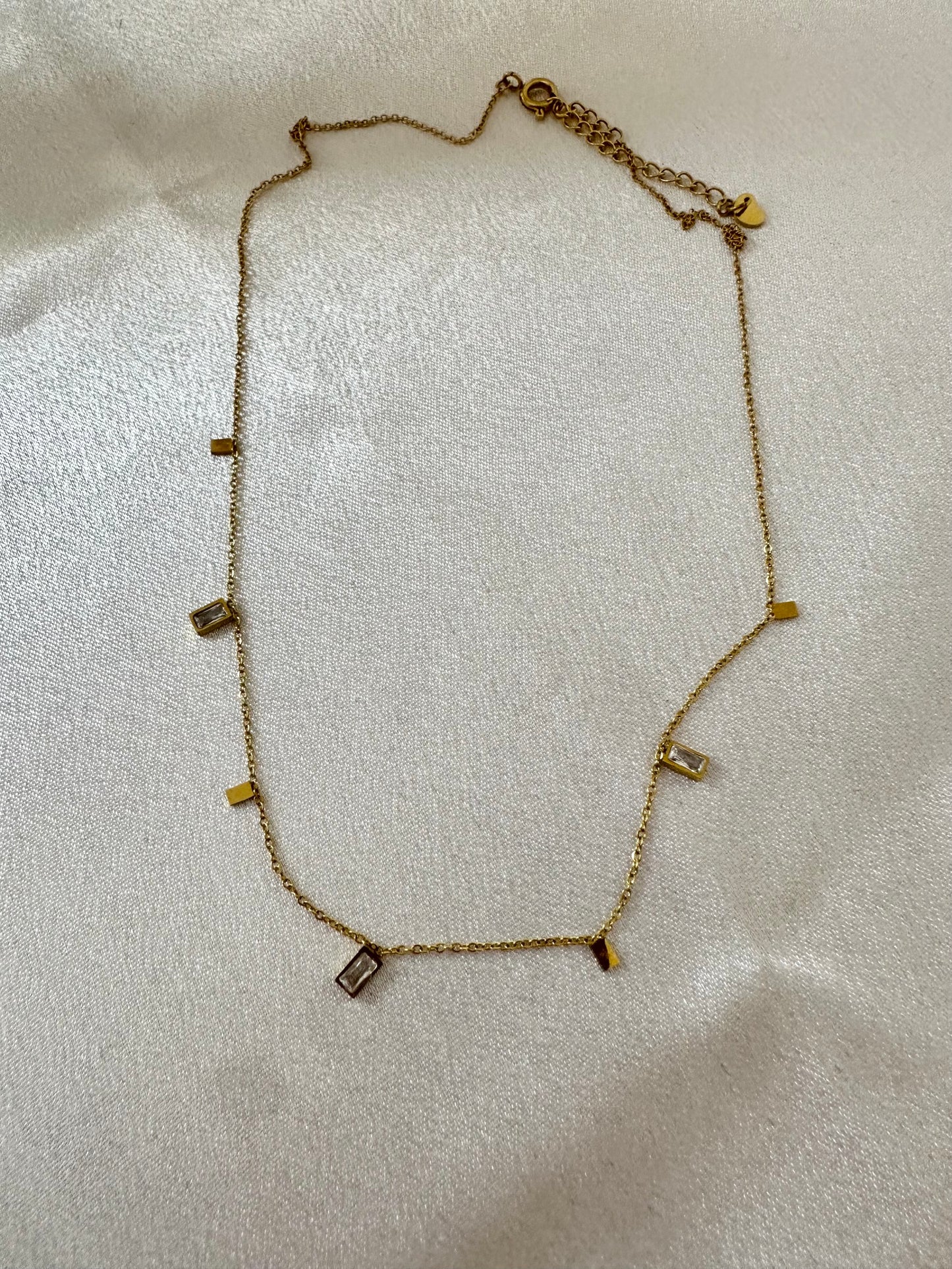 Collier Taya