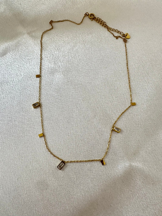 Collier Taya