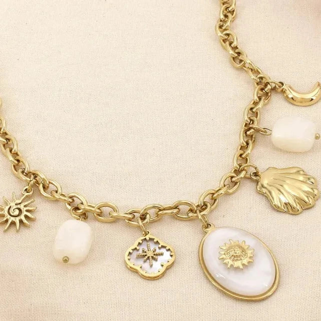 Collier Isa